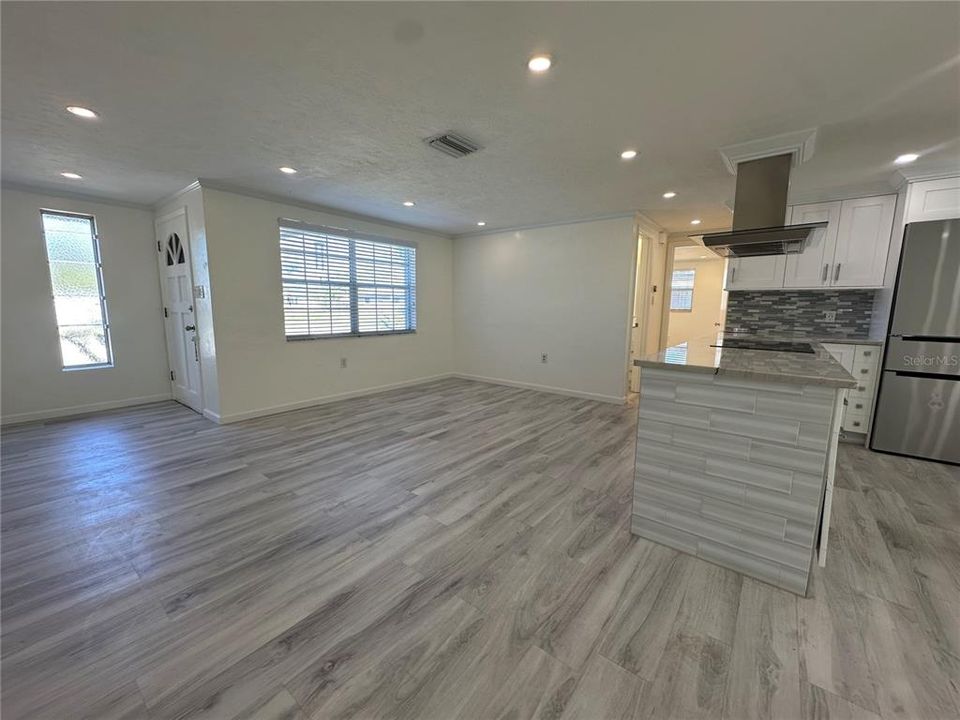 For Rent: $2,695 (3 beds, 2 baths, 1576 Square Feet)