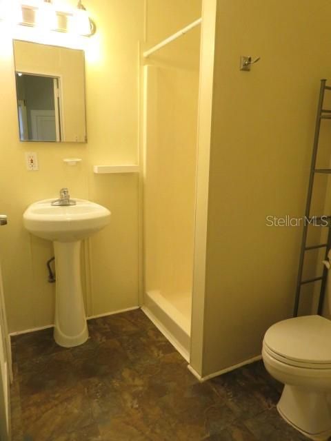 For Rent: $1,300 (1 beds, 1 baths, 660 Square Feet)