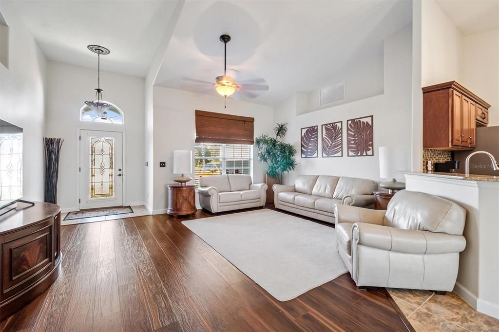 For Sale: $385,000 (4 beds, 2 baths, 1927 Square Feet)