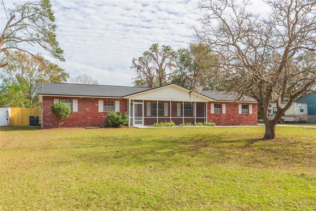 For Sale: $389,000 (3 beds, 2 baths, 1294 Square Feet)