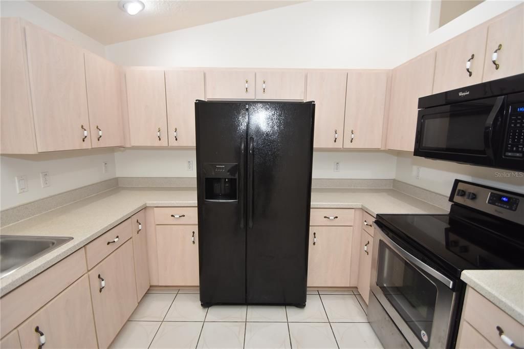 For Rent: $1,700 (3 beds, 2 baths, 1296 Square Feet)