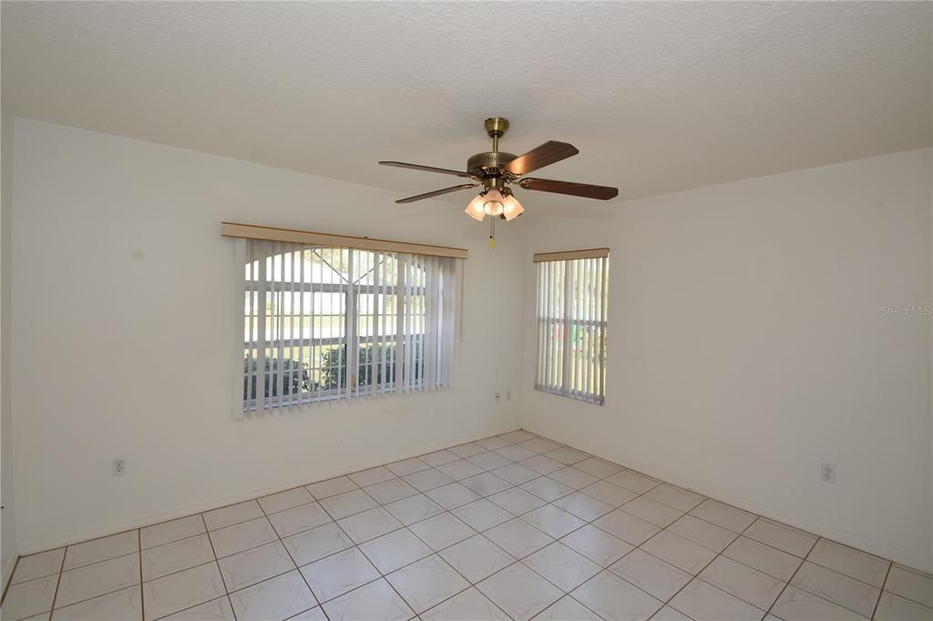 For Rent: $1,700 (3 beds, 2 baths, 1296 Square Feet)