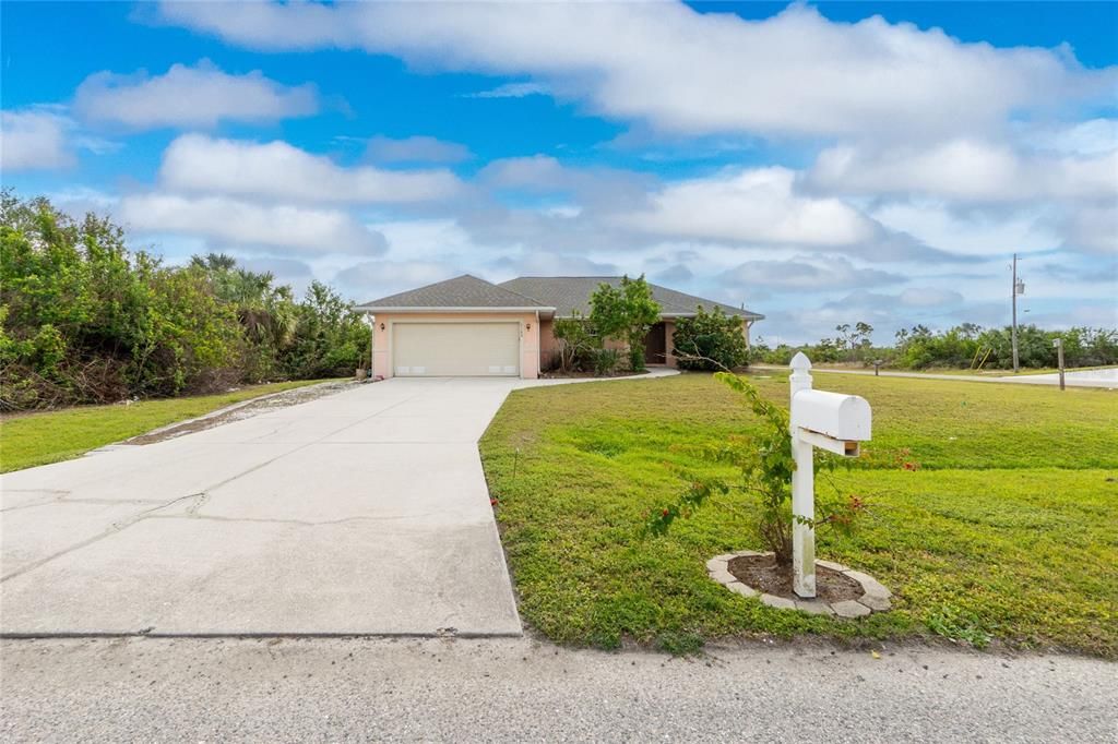 For Sale: $339,000 (3 beds, 2 baths, 1439 Square Feet)