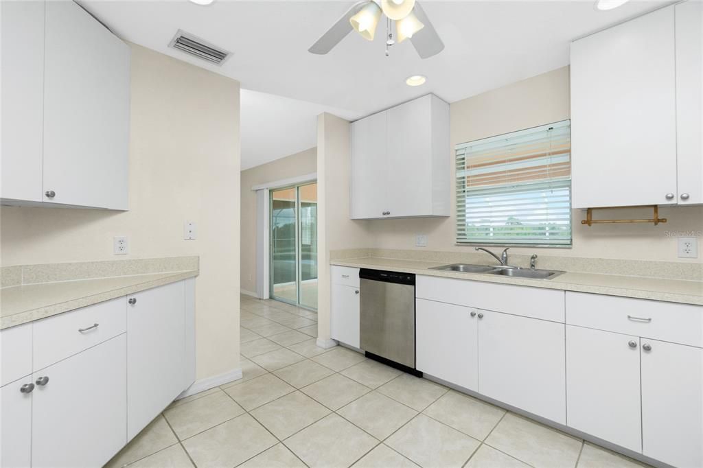 For Sale: $339,000 (3 beds, 2 baths, 1439 Square Feet)