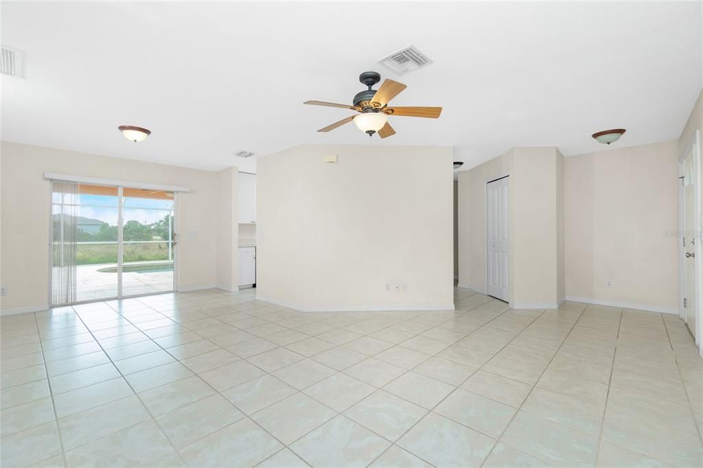 For Sale: $339,000 (3 beds, 2 baths, 1439 Square Feet)