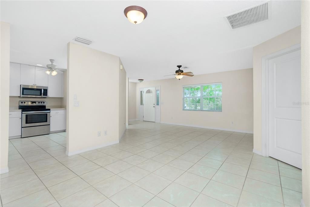 For Sale: $339,000 (3 beds, 2 baths, 1439 Square Feet)