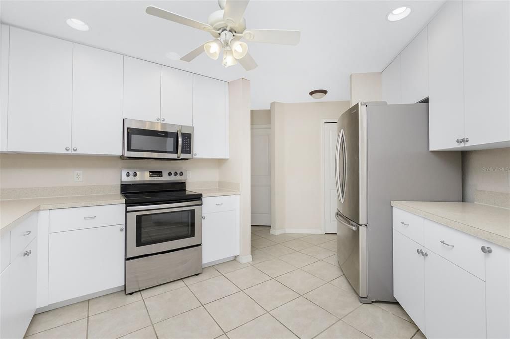 For Sale: $339,000 (3 beds, 2 baths, 1439 Square Feet)