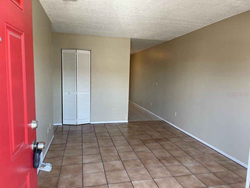 For Rent: $1,450 (2 beds, 1 baths, 704 Square Feet)