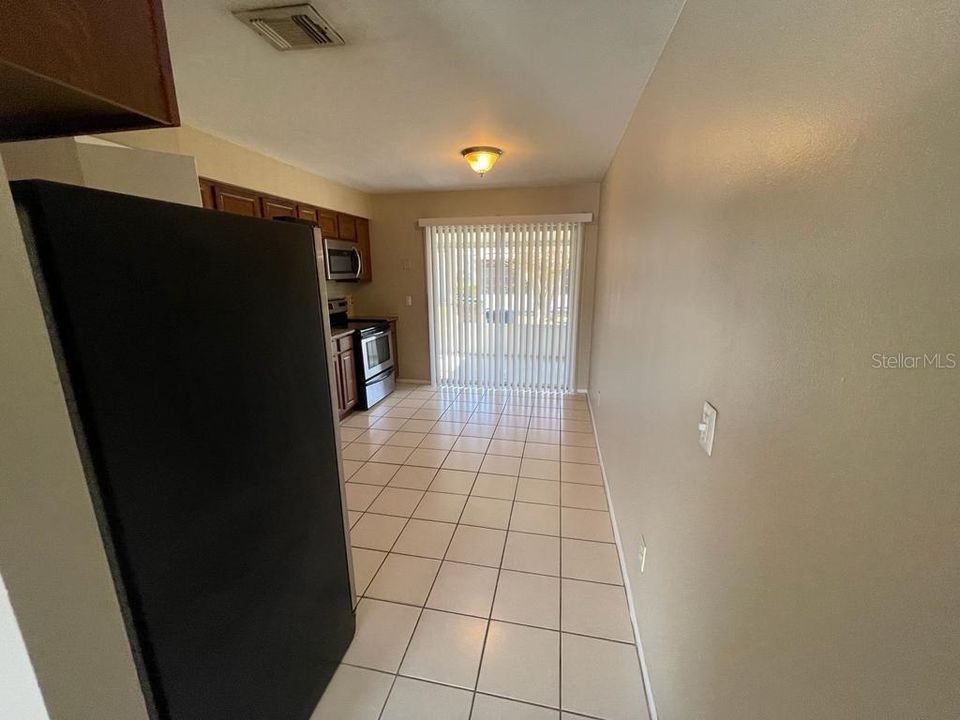 For Rent: $1,450 (2 beds, 1 baths, 704 Square Feet)