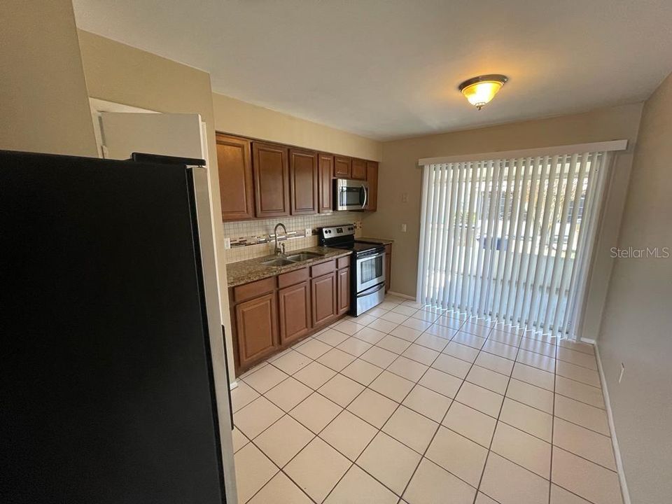 For Rent: $1,450 (2 beds, 1 baths, 704 Square Feet)