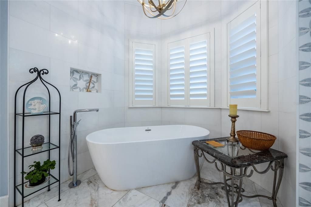 待售: $1,271,510 (4 贝兹, 4 浴室, 4419 平方英尺)