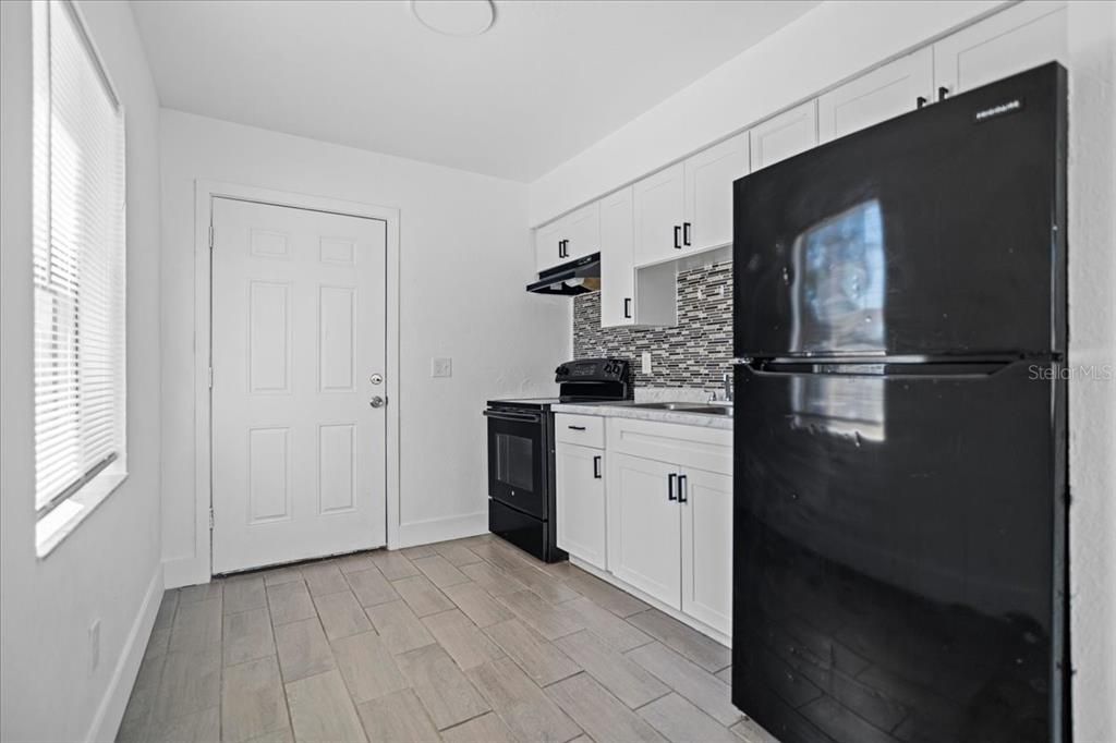 For Sale: $350,000 (4 beds, 2 baths, 1296 Square Feet)