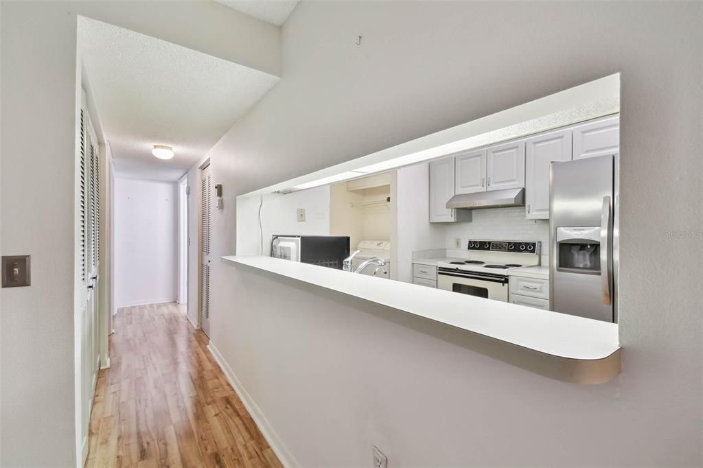 For Sale: $160,000 (2 beds, 2 baths, 937 Square Feet)