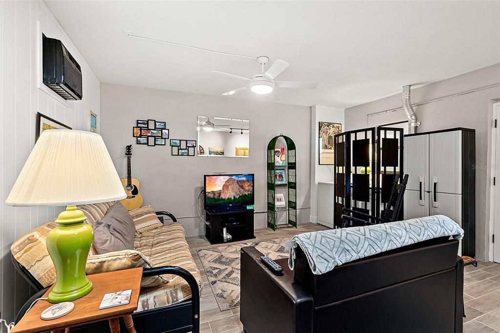 For Sale: $250,000 (2 beds, 2 baths, 1184 Square Feet)