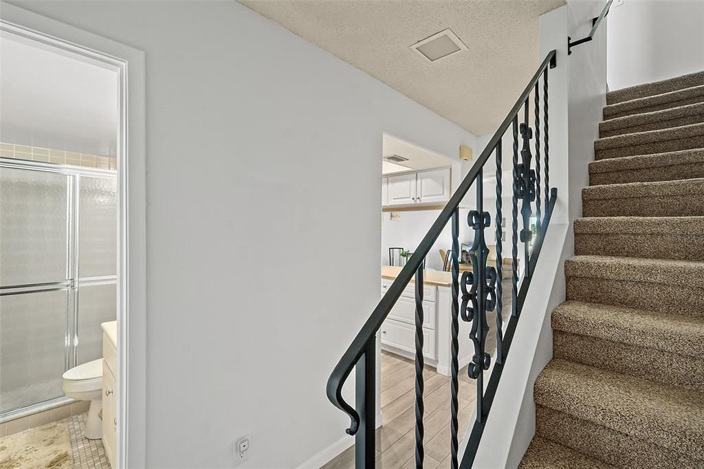 For Sale: $250,000 (2 beds, 2 baths, 1184 Square Feet)