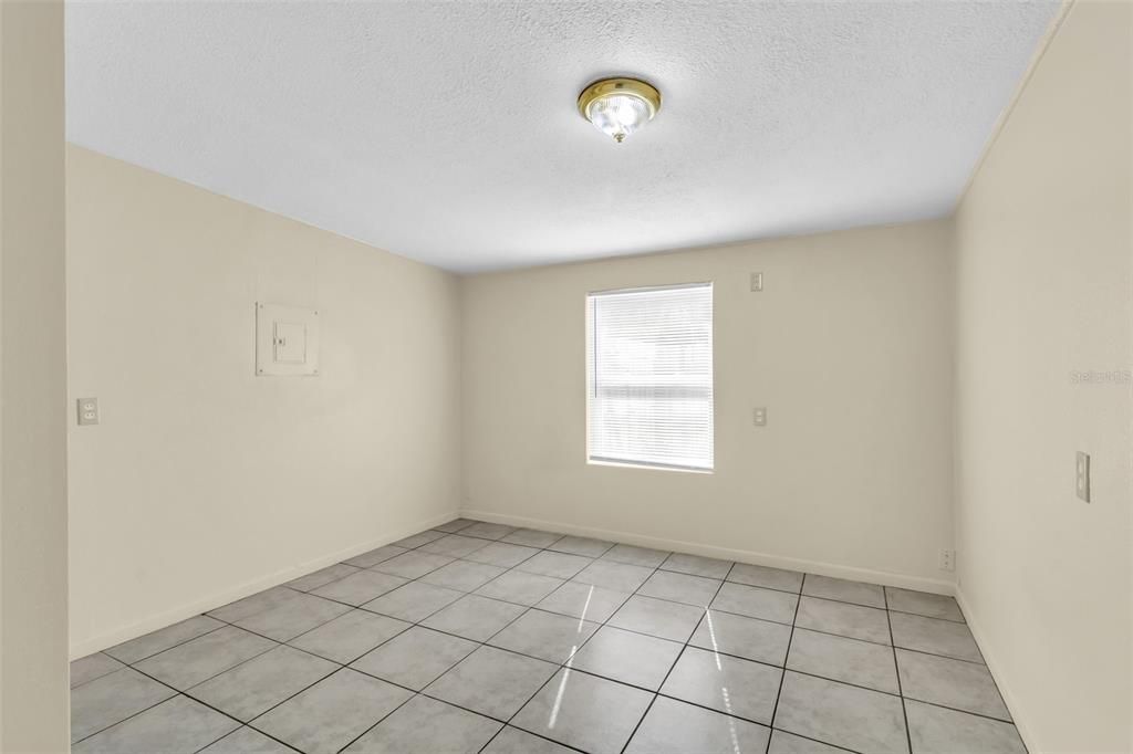 For Sale: $290,000 (3 beds, 1 baths, 1088 Square Feet)