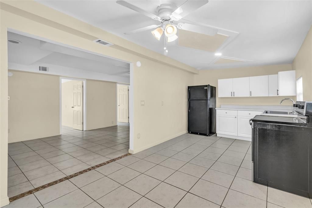 For Sale: $290,000 (3 beds, 1 baths, 1088 Square Feet)