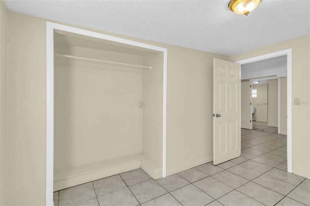 For Sale: $290,000 (3 beds, 1 baths, 1088 Square Feet)