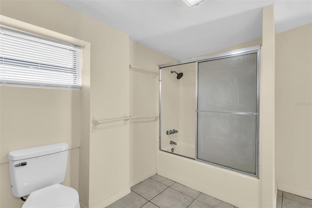 For Sale: $290,000 (3 beds, 1 baths, 1088 Square Feet)