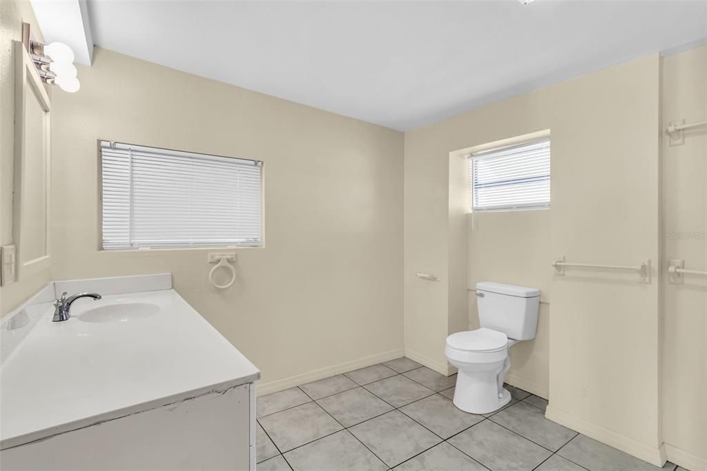 For Sale: $290,000 (3 beds, 1 baths, 1088 Square Feet)