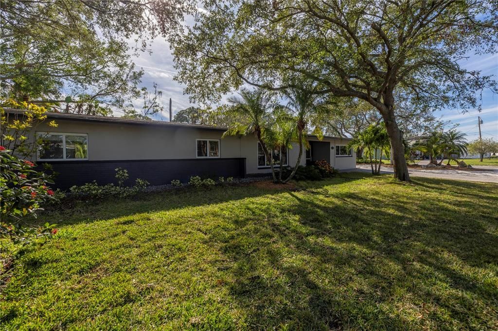 For Sale: $500,000 (3 beds, 2 baths, 2051 Square Feet)