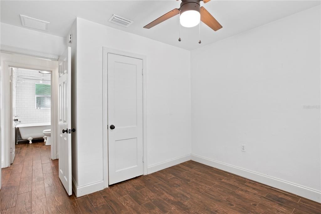 For Sale: $349,000 (3 beds, 1 baths, 1014 Square Feet)