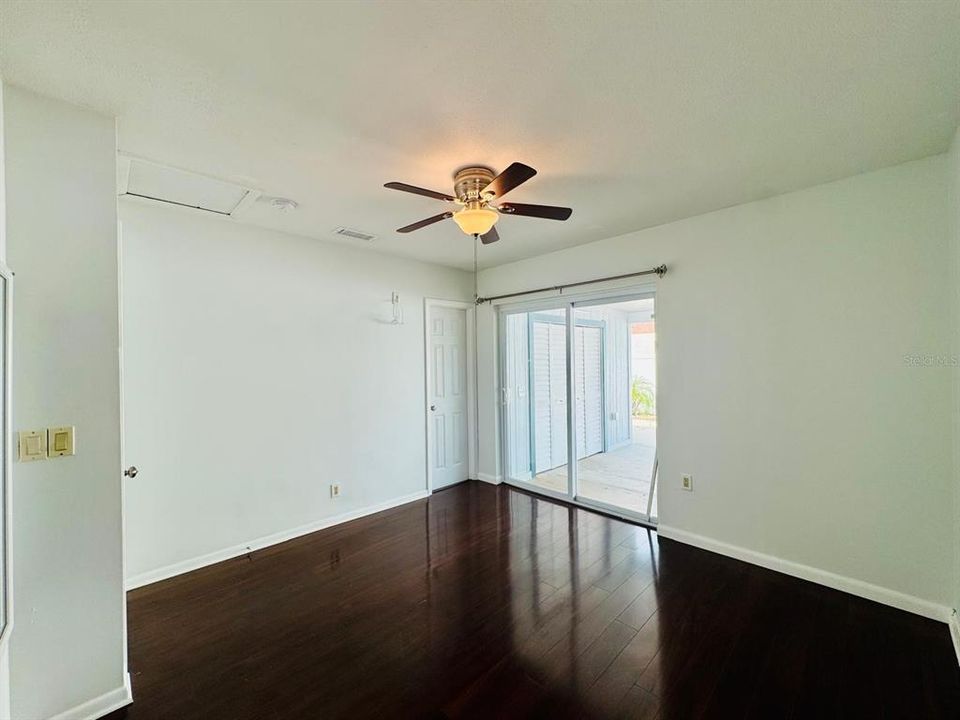 For Rent: $2,345 (3 beds, 2 baths, 1367 Square Feet)