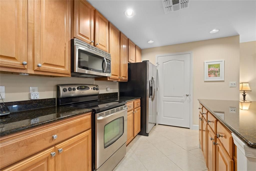 For Sale: $375,000 (2 beds, 2 baths, 1400 Square Feet)