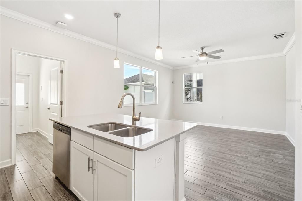 For Sale: $439,900 (3 beds, 2 baths, 1717 Square Feet)