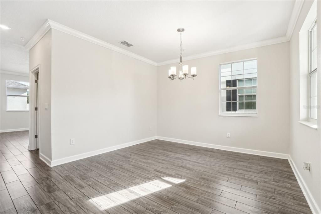 For Sale: $439,900 (3 beds, 2 baths, 1717 Square Feet)