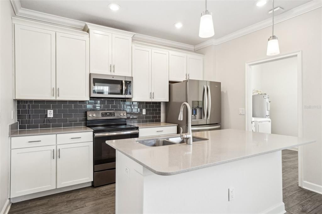 For Sale: $439,900 (3 beds, 2 baths, 1717 Square Feet)