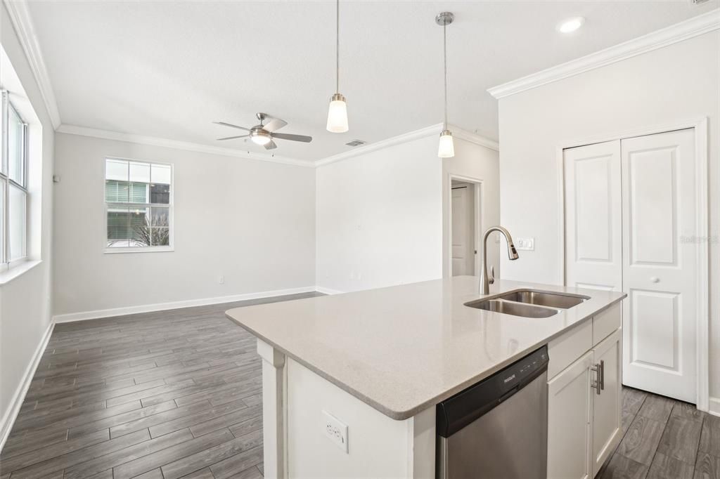 For Sale: $439,900 (3 beds, 2 baths, 1717 Square Feet)