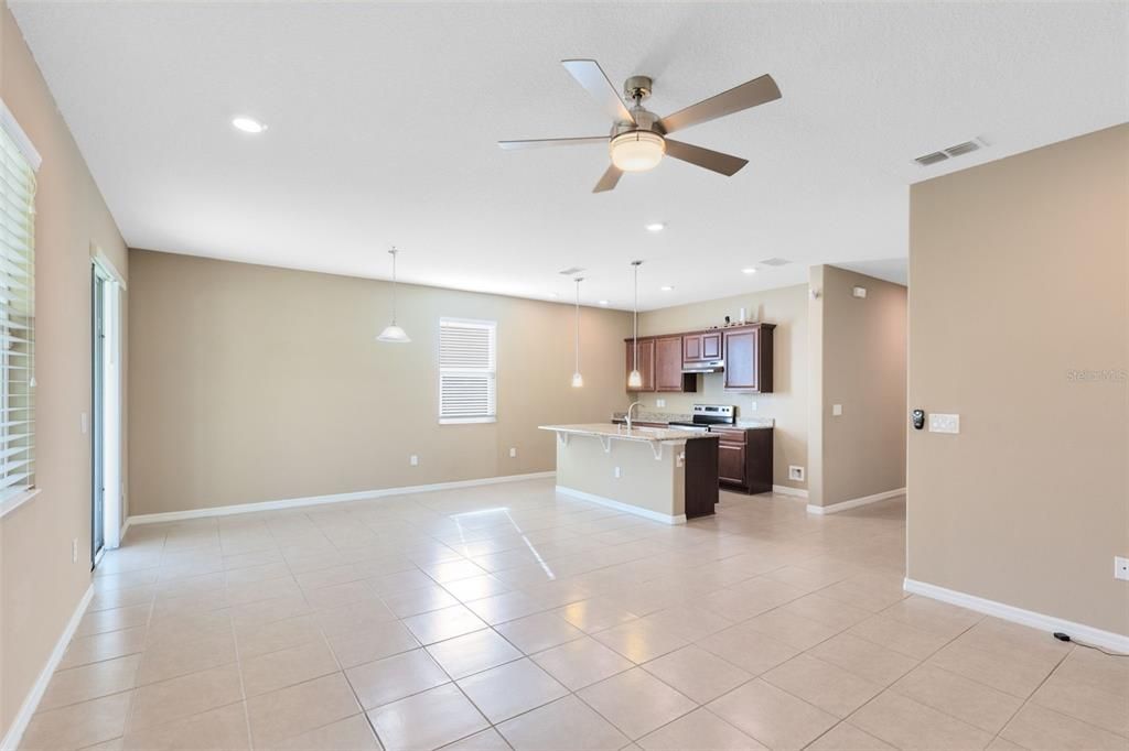 For Sale: $380,000 (4 beds, 2 baths, 1691 Square Feet)