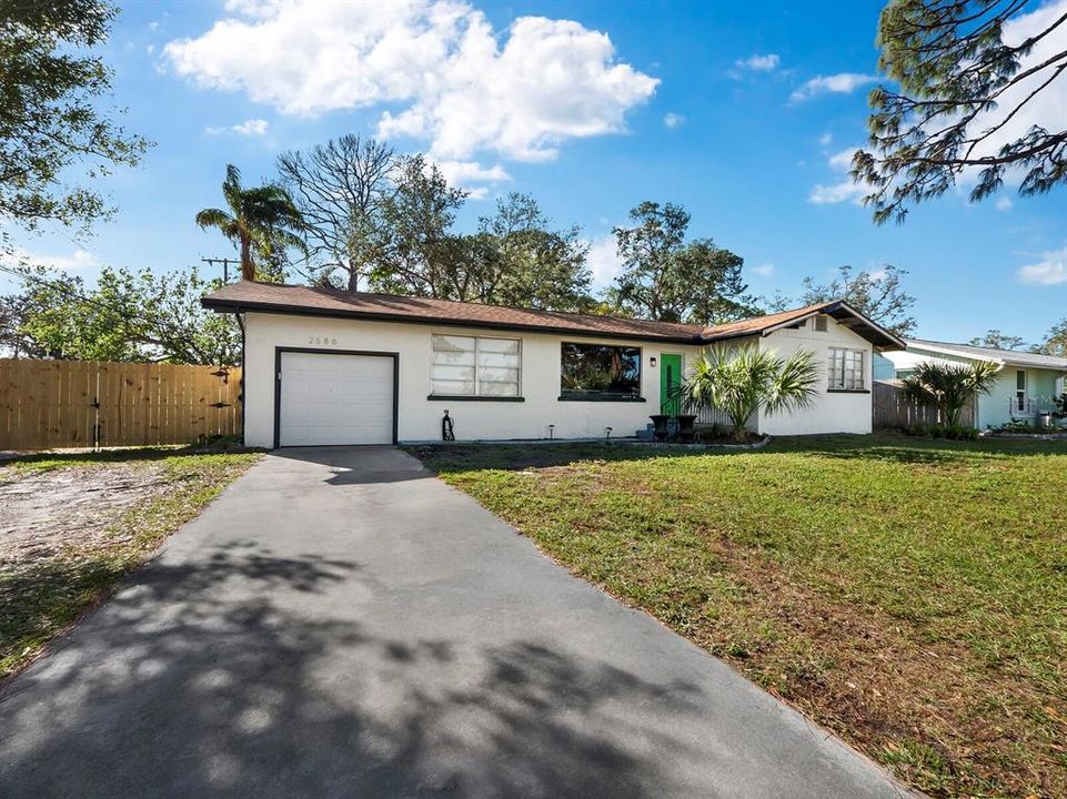 For Sale: $575,000 (3 beds, 2 baths, 1314 Square Feet)