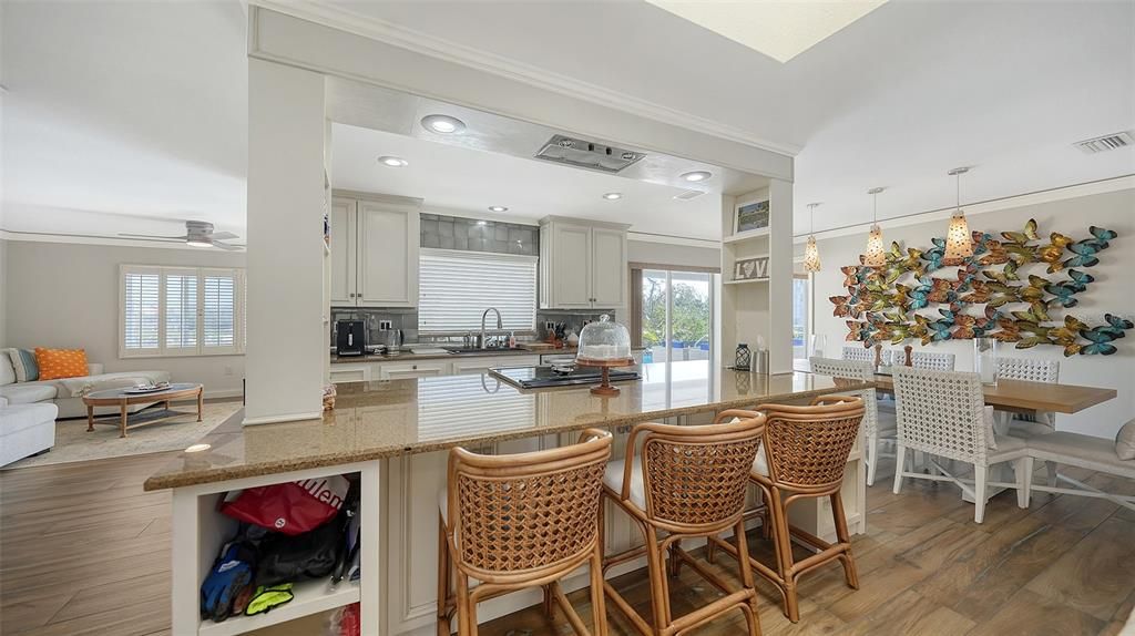 待售: $2,595,000 (3 贝兹, 2 浴室, 1729 平方英尺)