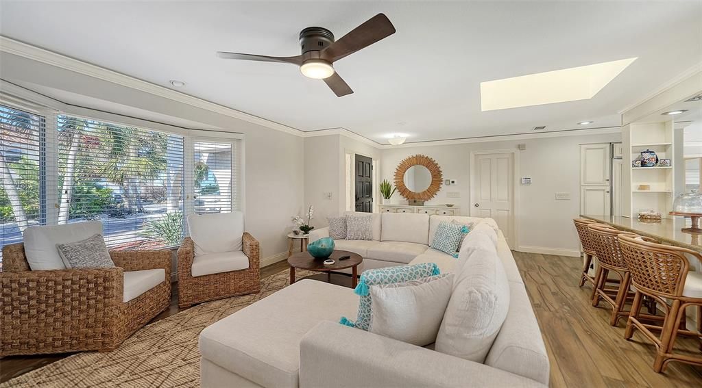 待售: $2,595,000 (3 贝兹, 2 浴室, 1729 平方英尺)