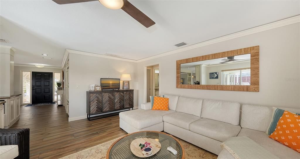 待售: $2,595,000 (3 贝兹, 2 浴室, 1729 平方英尺)