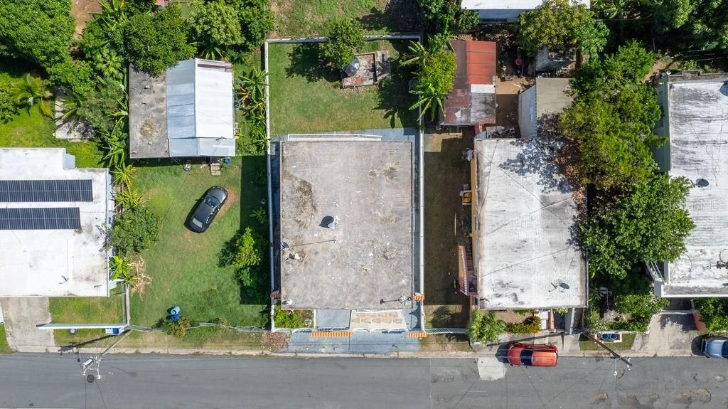 For Sale: $385,000 (6 beds, 2 baths, 2400 Square Feet)