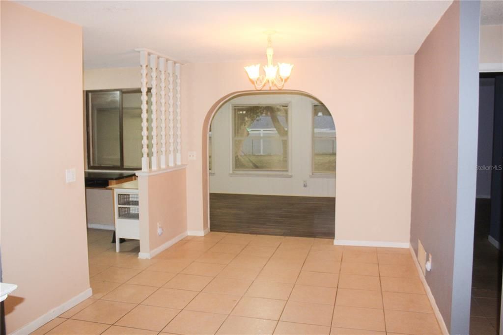 For Sale: $245,000 (2 beds, 2 baths, 1168 Square Feet)