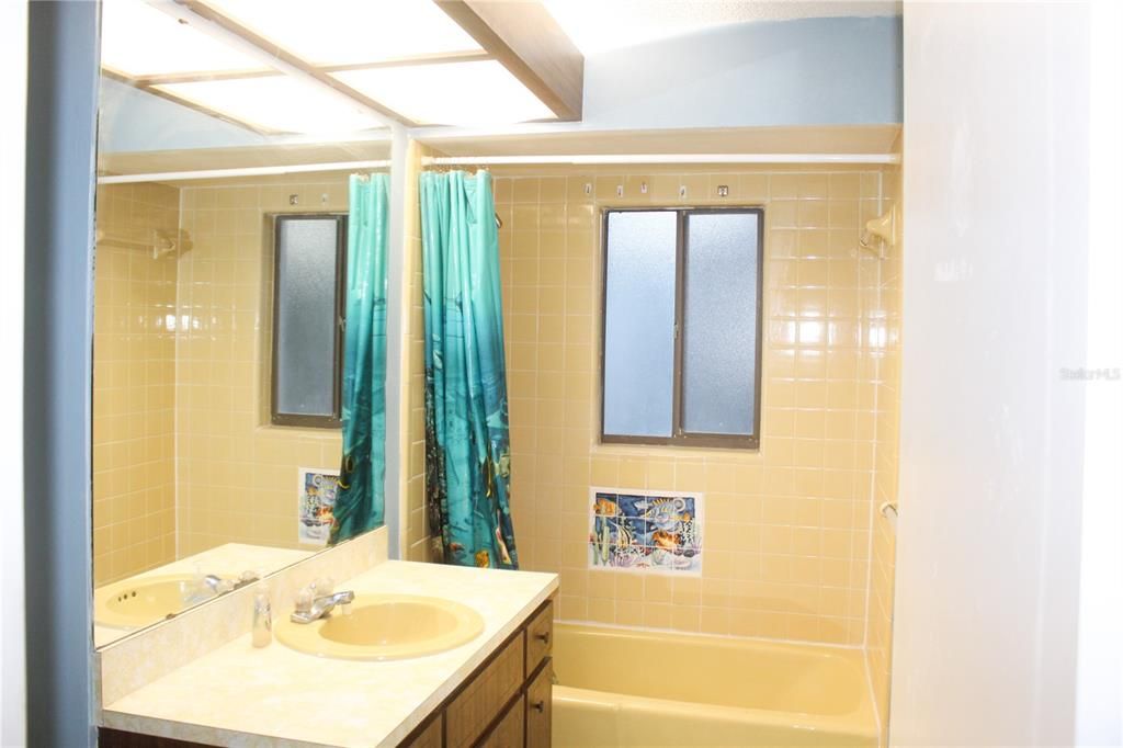 For Sale: $245,000 (2 beds, 2 baths, 1168 Square Feet)