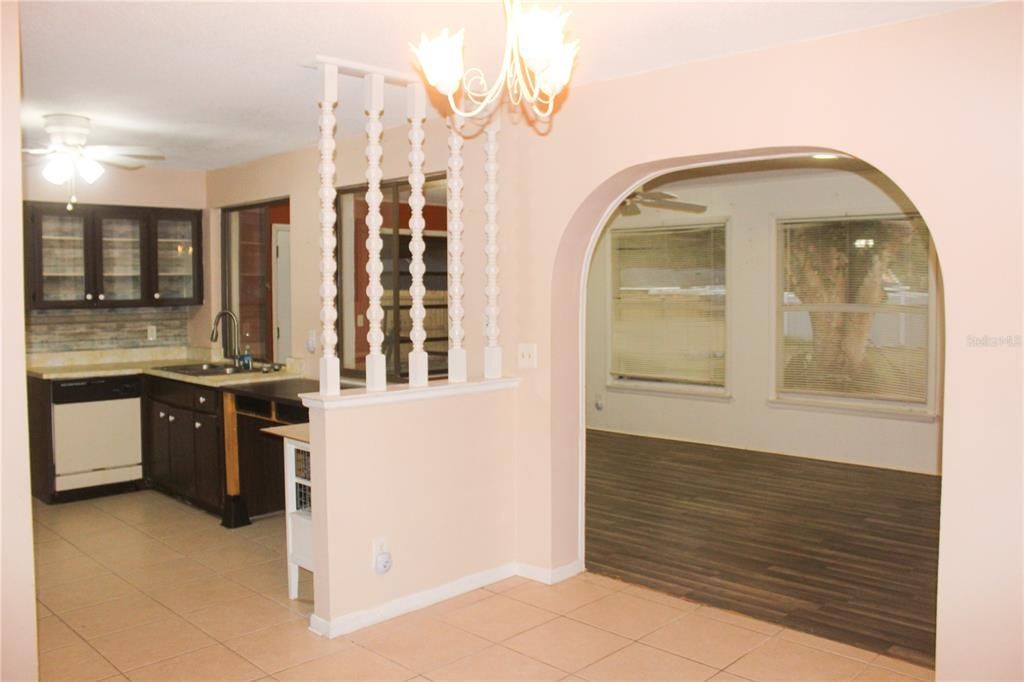 For Sale: $245,000 (2 beds, 2 baths, 1168 Square Feet)