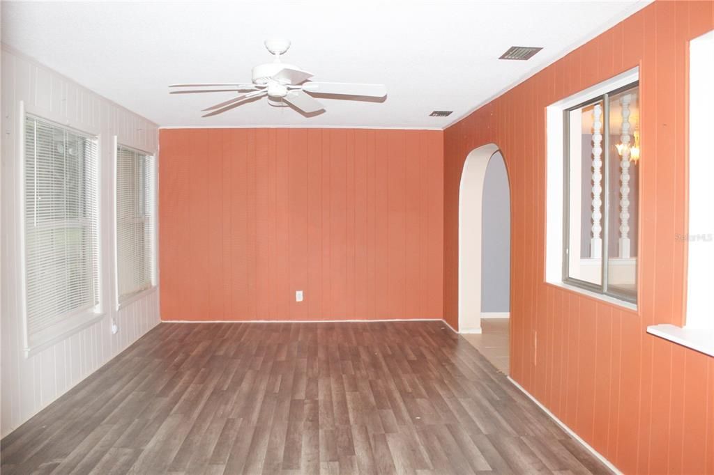 For Sale: $245,000 (2 beds, 2 baths, 1168 Square Feet)