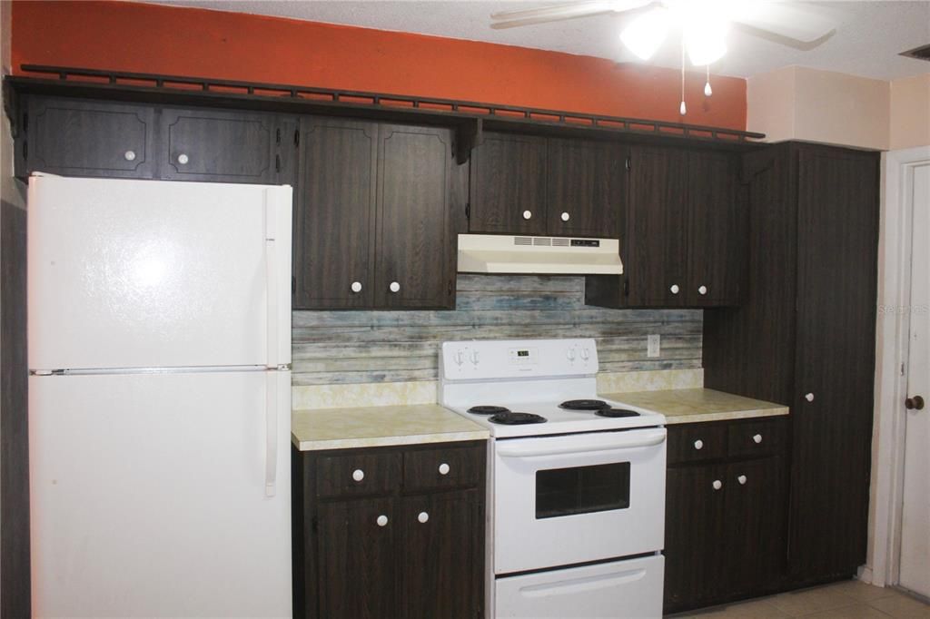 For Sale: $245,000 (2 beds, 2 baths, 1168 Square Feet)