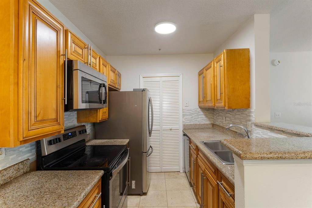 For Rent: $2,100 (3 beds, 2 baths, 1245 Square Feet)