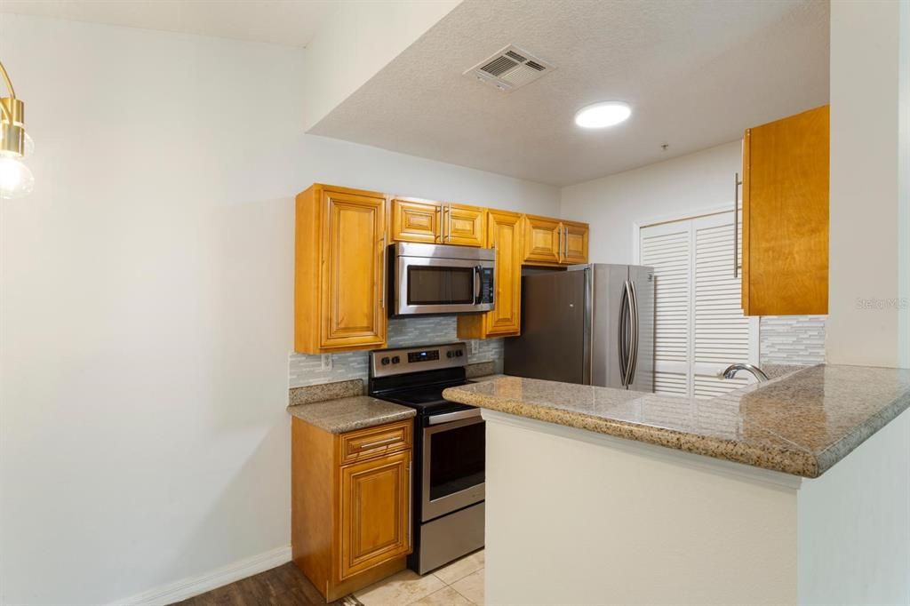 For Rent: $2,100 (3 beds, 2 baths, 1245 Square Feet)