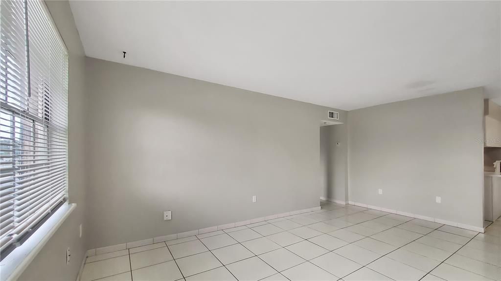 For Rent: $1,325 (1 beds, 1 baths, 777 Square Feet)