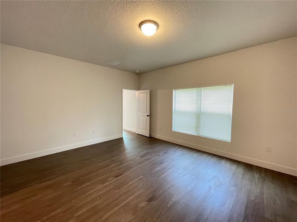 For Rent: $1,874 (4 beds, 2 baths, 1710 Square Feet)