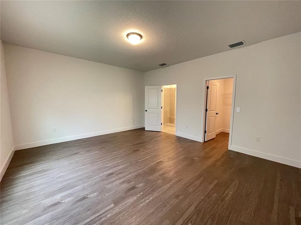 For Rent: $1,874 (4 beds, 2 baths, 1710 Square Feet)