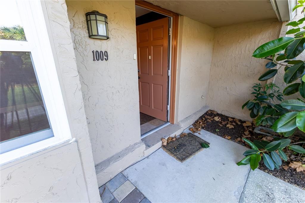 For Sale: $270,000 (2 beds, 1 baths, 1353 Square Feet)