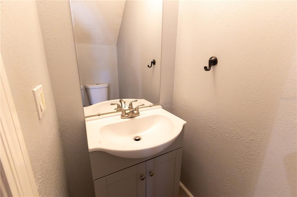 For Sale: $270,000 (2 beds, 1 baths, 1353 Square Feet)